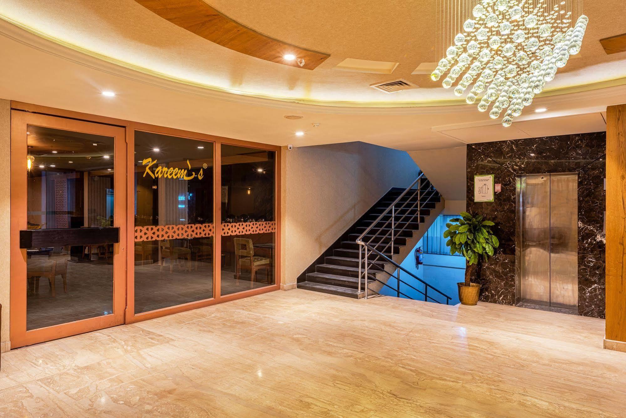 Treebo Trend Grand Plaza Nampally Haïdarabad Extérieur photo