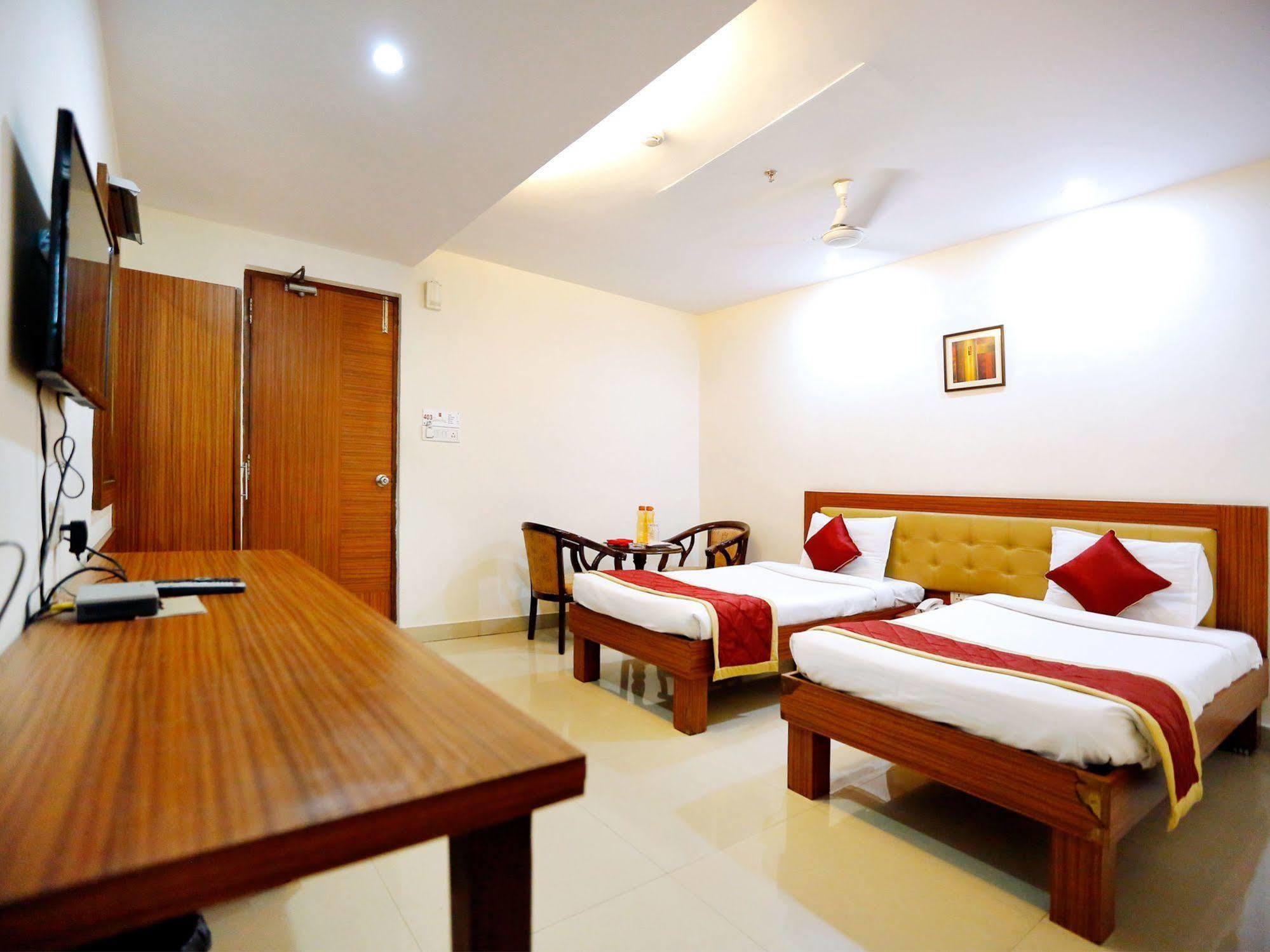 Treebo Trend Grand Plaza Nampally Haïdarabad Extérieur photo