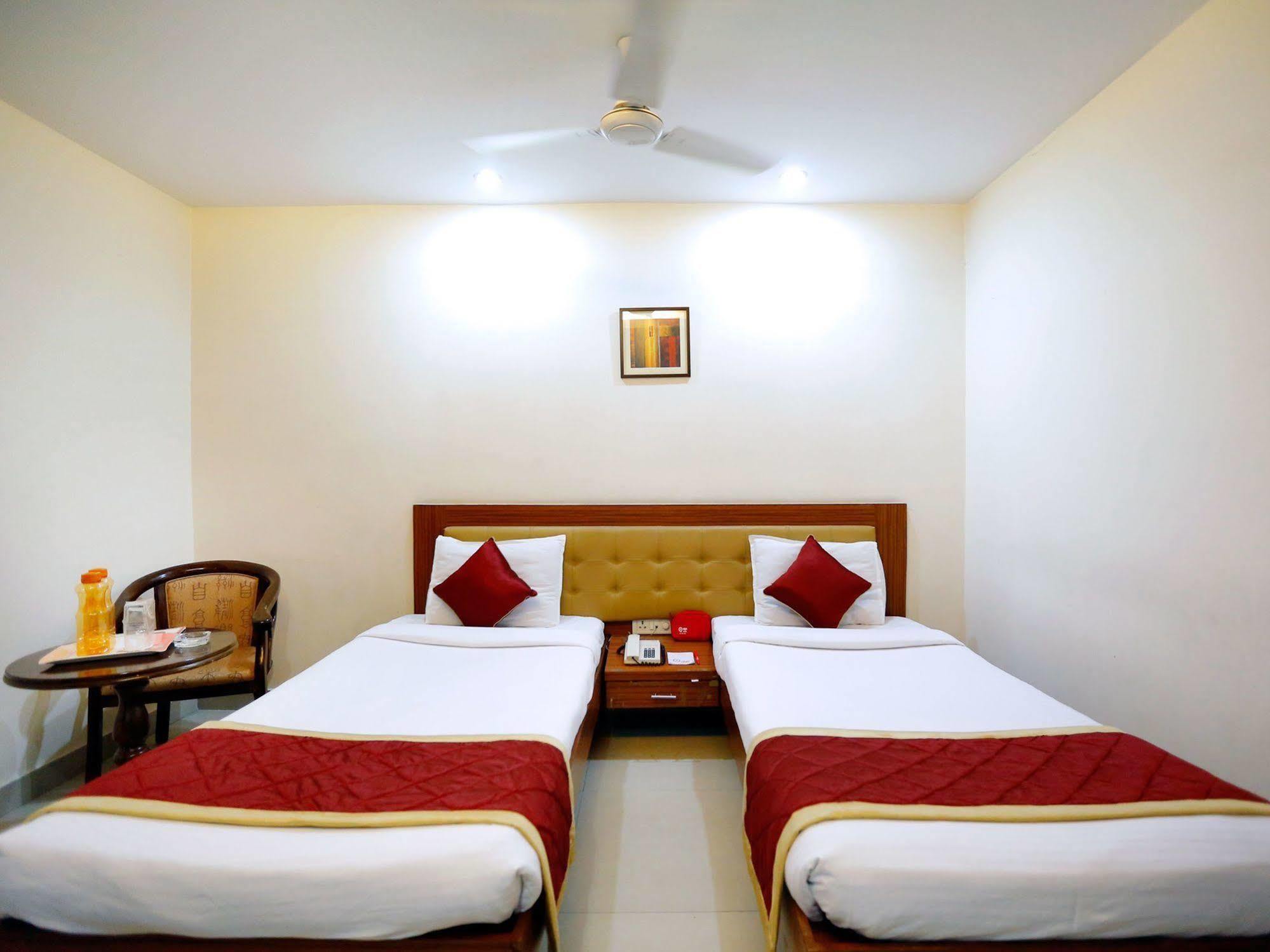 Treebo Trend Grand Plaza Nampally Haïdarabad Extérieur photo