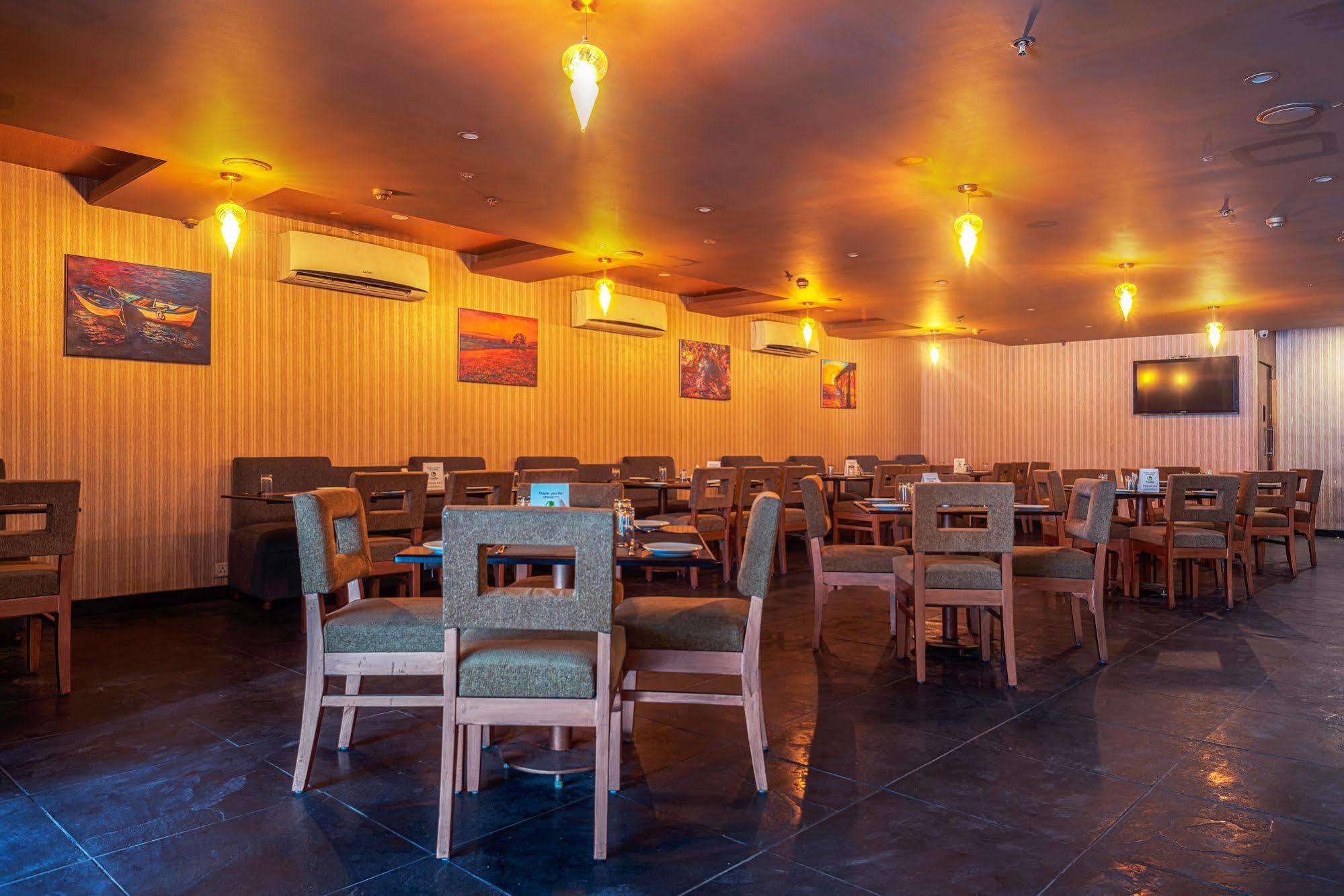 Treebo Trend Grand Plaza Nampally Haïdarabad Extérieur photo